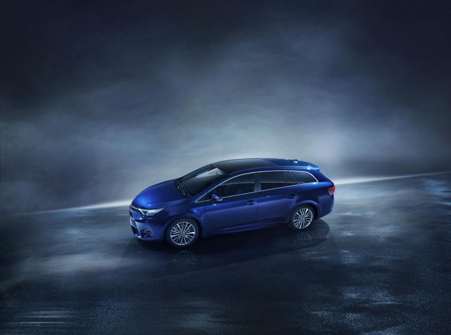  Toyota Avensis Wagon 2015 года  (фото 6 из 33)